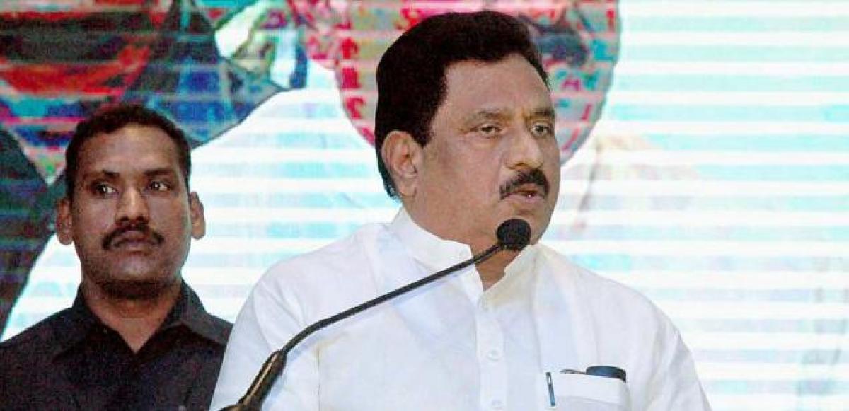 Deputy CM Chinarajappa extends Christmas greetings